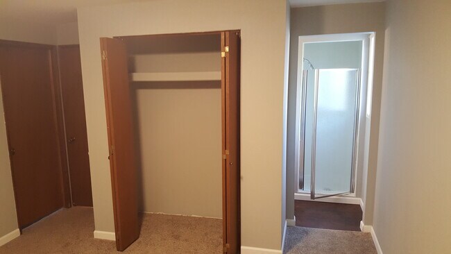 Building Photo - 13622 E 12th Ave