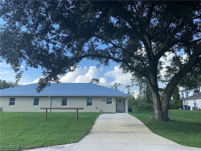 Primary Photo - 3704 Skipper Rd