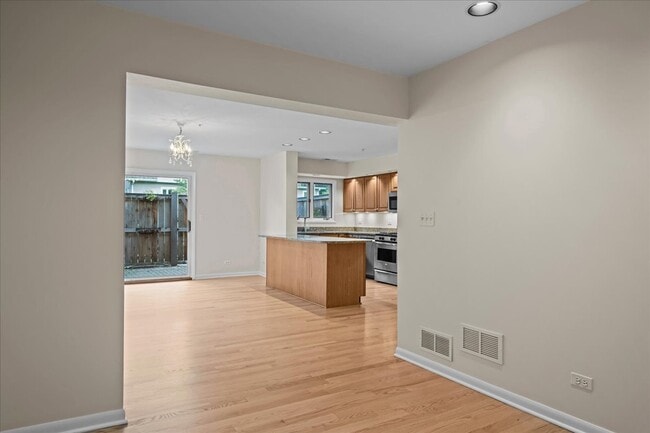 Building Photo - 62 E Center Ave