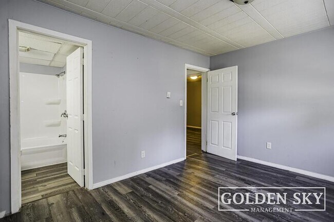 Building Photo - 1223 S Franklin St