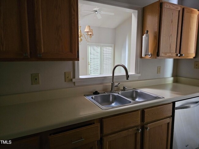 Building Photo - 108 Forest Oaks Dr