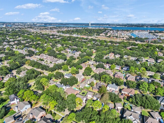 Building Photo - 2108 Autumn Cove Dr