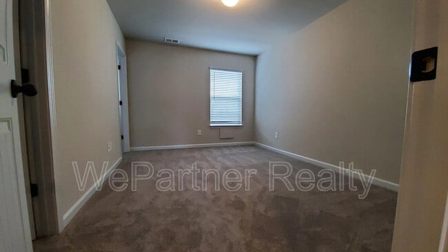 Building Photo - 1055 Bayrose Cir