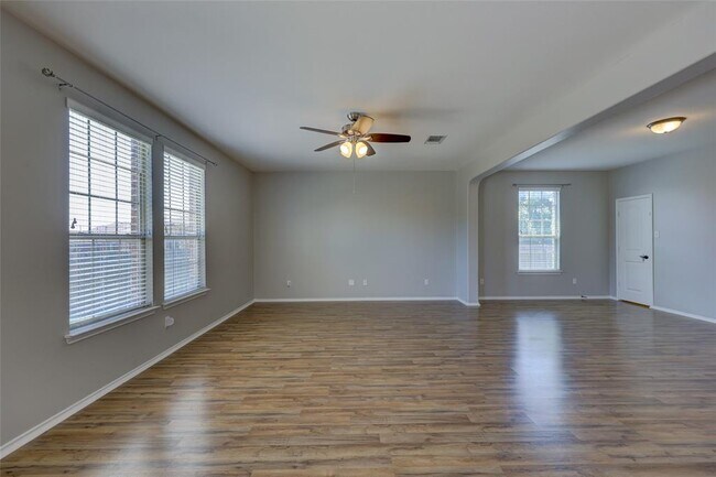 Building Photo - 841 Water Hyacinth Loop