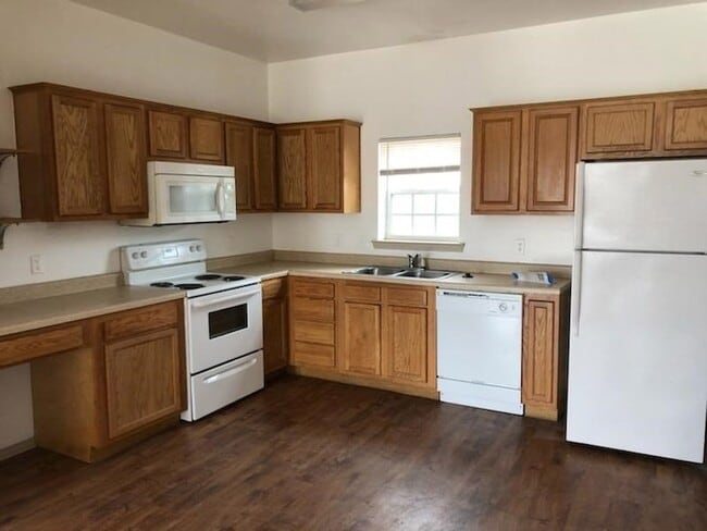 Building Photo - 1938 Dos Laredos Ave