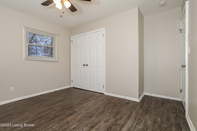 Building Photo - 5806 Alanadale Dr