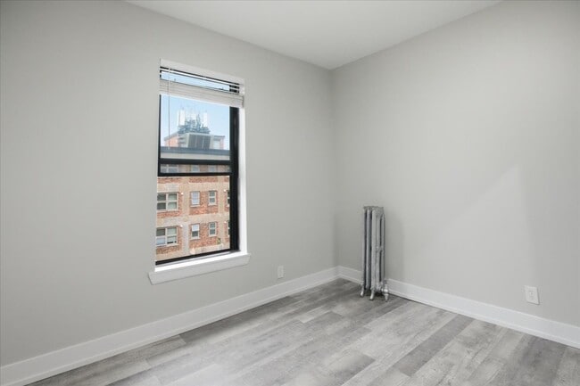Building Photo - 6214 S Dorchester Ave