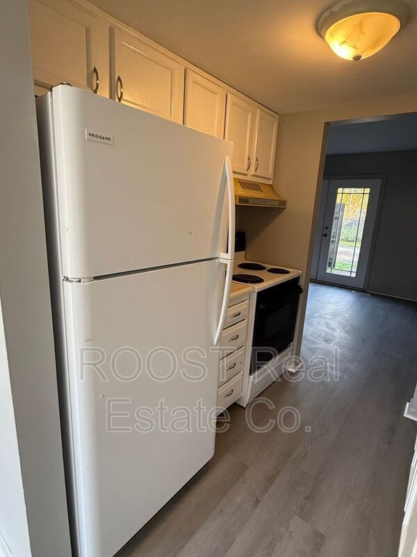 Building Photo - 6820-6826 Emerald Ave