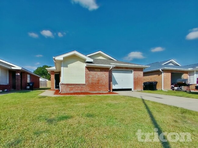 Building Photo - 3146 Boynton Dr