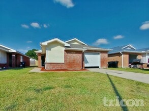 Building Photo - 3146 Boynton Dr