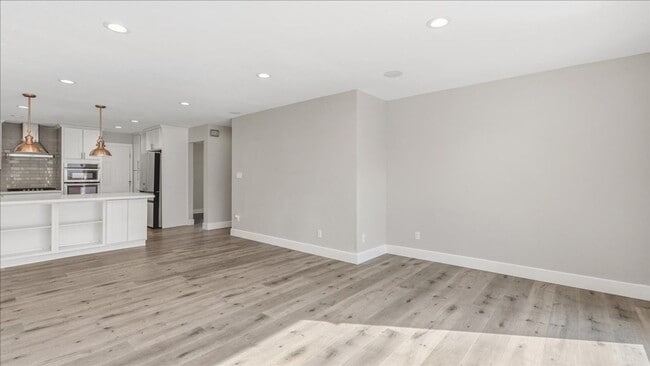 Building Photo - 1016 Woodglen Dr