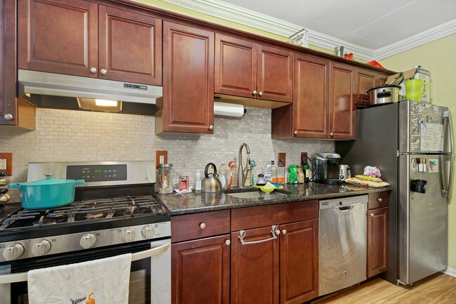 Building Photo - 147 Fountain St