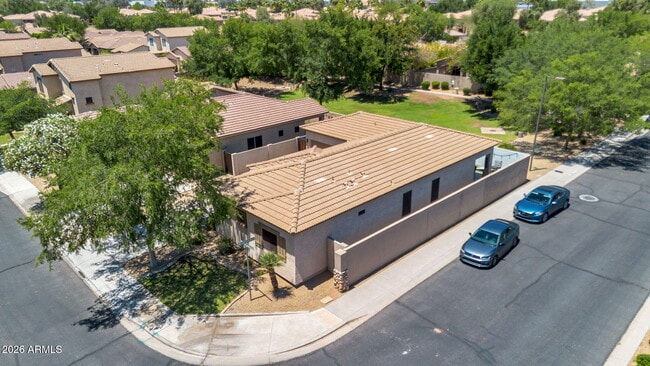 Building Photo - 948 E Savannah Dr
