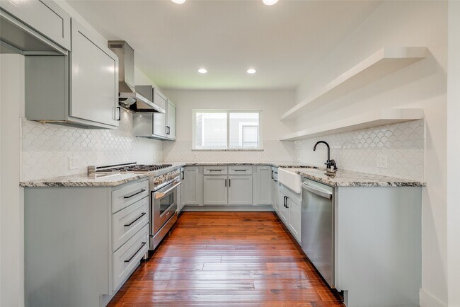 Building Photo - 1512 W 21st St
