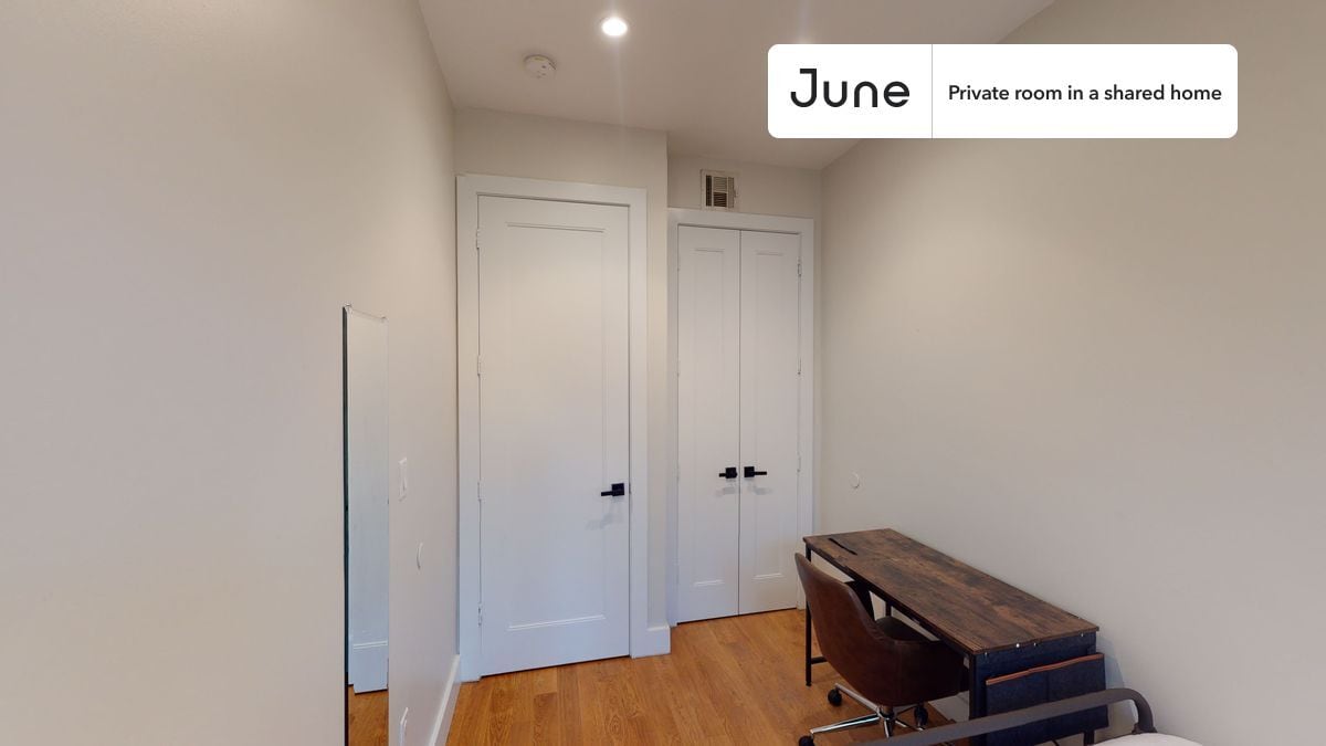 Building Photo - Room in Shared 3 bed/1 bath home