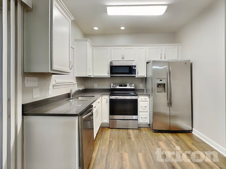 Building Photo - 7167 Marlin St