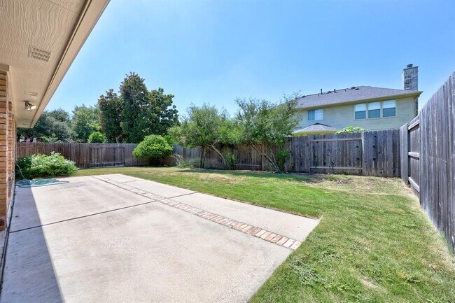 Building Photo - 10133 Cassandra Dr