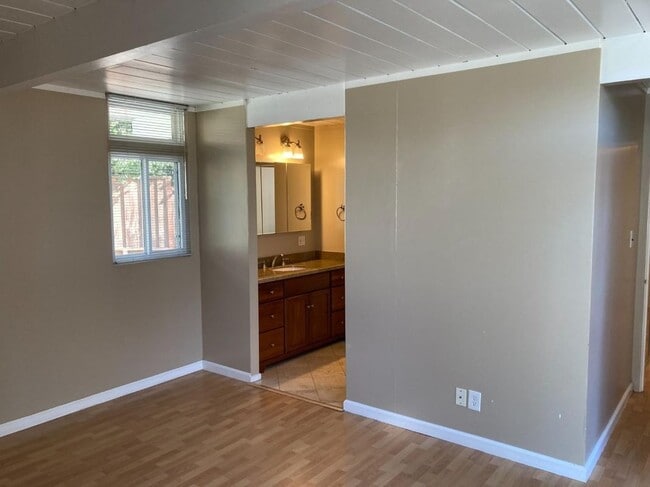 Building Photo - 15 Turtle Bay Pl