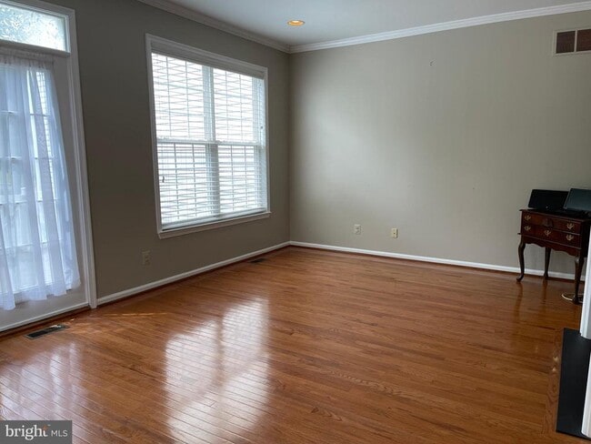 Building Photo - 821 Hinchley Run