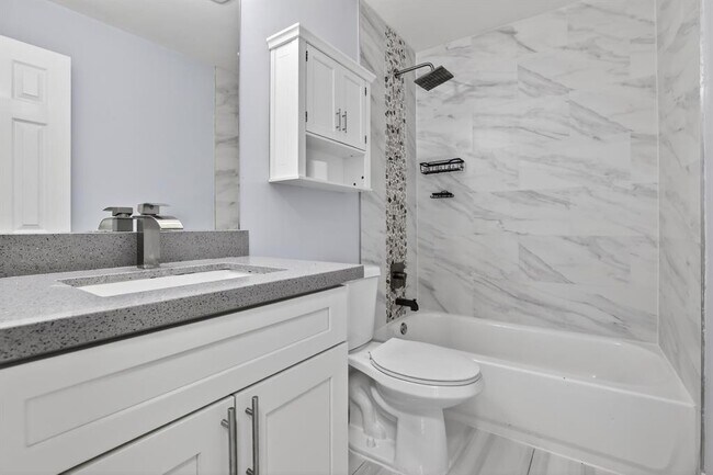 Building Photo - 4404 Treasure Cove Dr