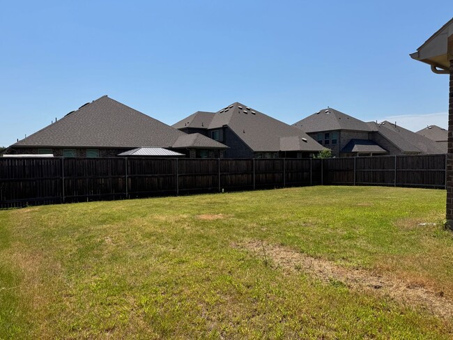 Building Photo - 7207 Fallen Crest Ln