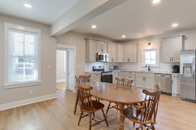 Building Photo - 1232 Lafayette St