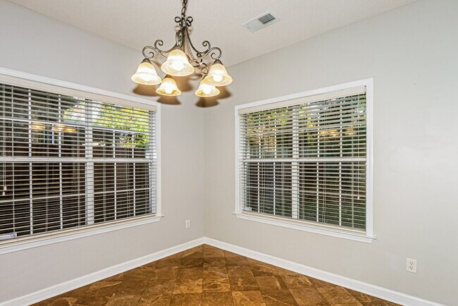 Building Photo - 1128 Casentino St