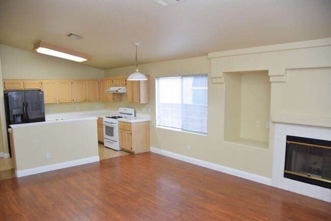 Building Photo - SPRING VALLEY 1 STORY HOME