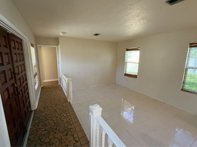 Building Photo - 3 Bedroom - 2 Bath - 2 Car Garage - Fenced Yard