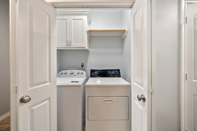 Building Photo - 16928 Kempwood