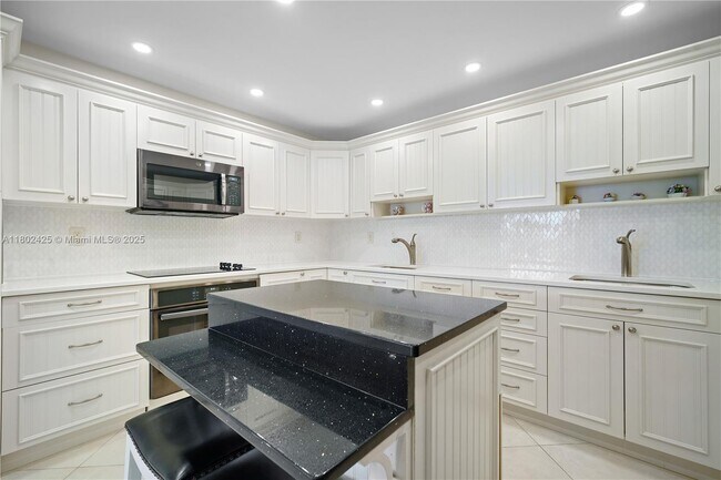 Building Photo - 9341 Collins Ave