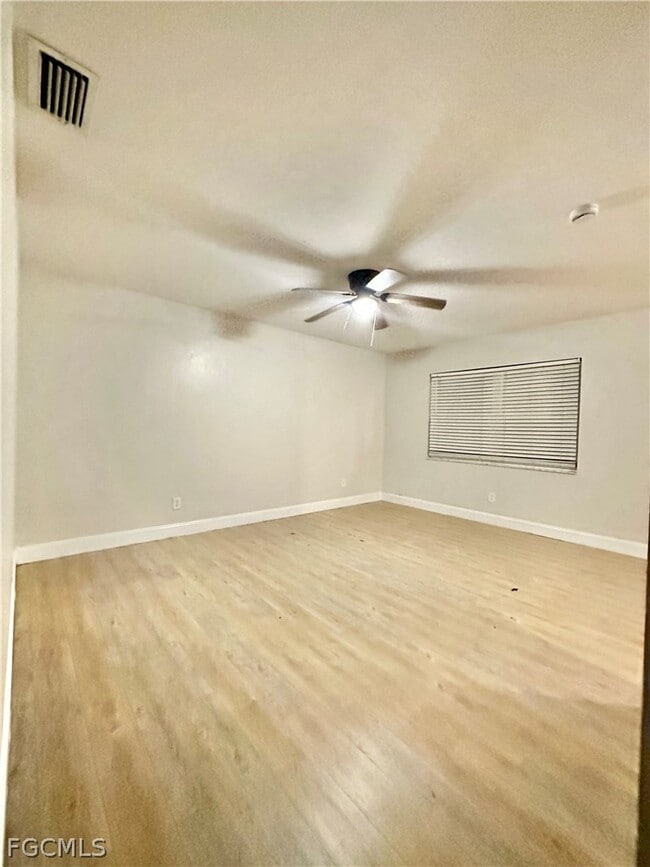 Building Photo - 5635 Fifth Ave