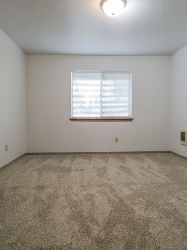 Building Photo - 1475 -1479 W.11th - FH