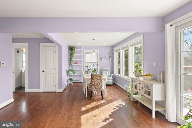 Building Photo - 1804 S Oakland St