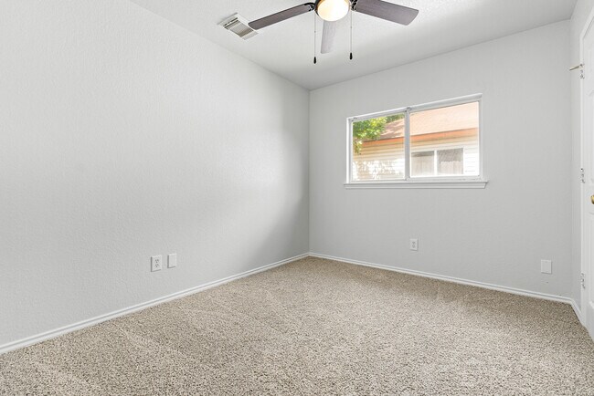 Building Photo - Westover View