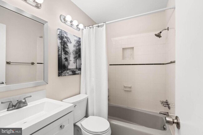 Building Photo - 5801 Devonshire Dr