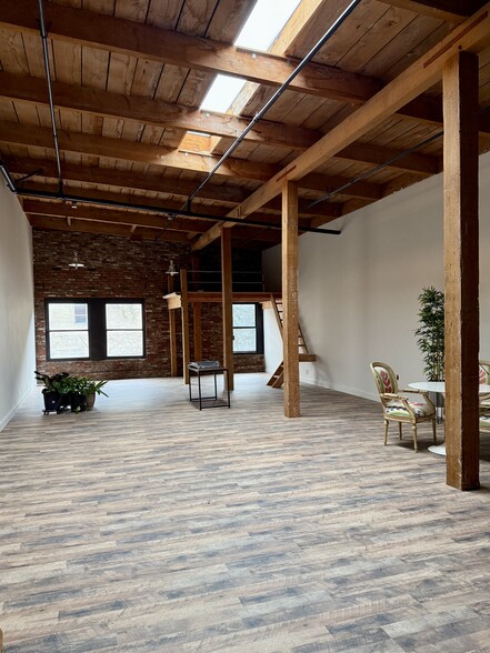 Open Space - The Newberry Lofts / Artist Loft Apartments