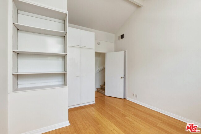 Building Photo - 832 15th St