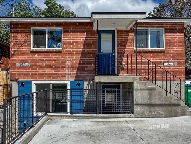 Primary Photo - Fully Renovated MidTown Duplex with Parking!