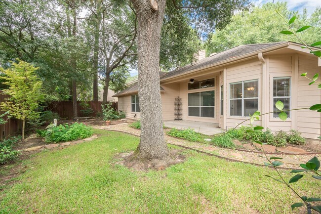 Building Photo - 16015 Lausanne Dr