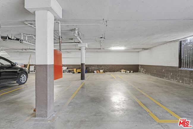 Building Photo - 8642 Gregory Wy