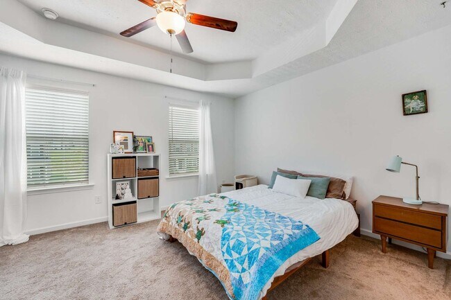 Master Room - 790 Bradburn Village Way