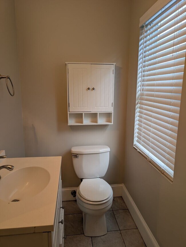 Building Photo - 2484 W 10th St