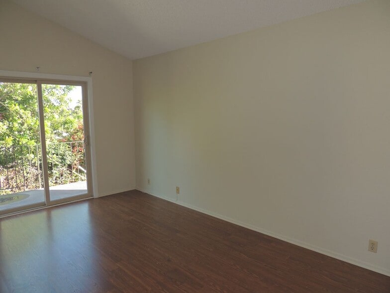 Building Photo - 430 Ohio Ave