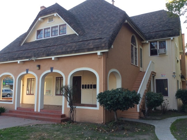 Building Photo - 101 Magnolia Ave