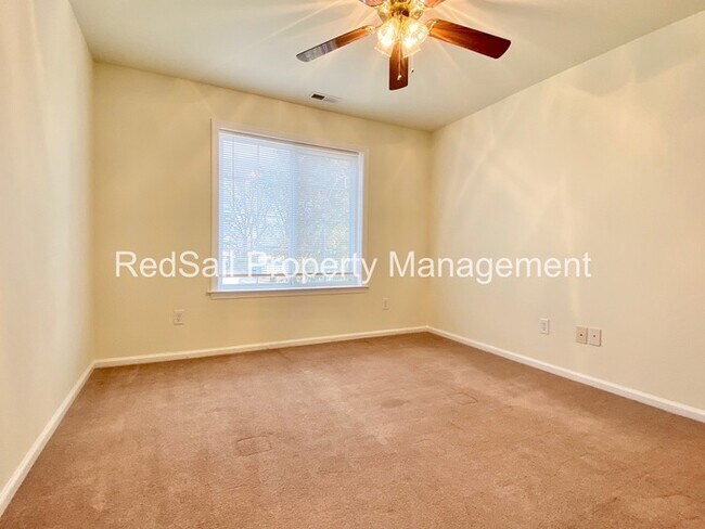 Building Photo - Crowne Pointe home available!