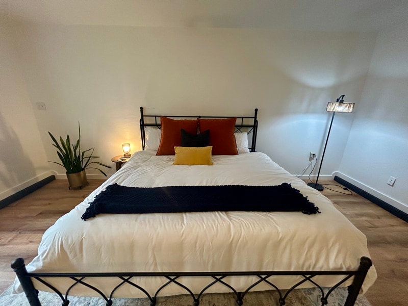 Building Photo - 2002 Oak Creek Ct