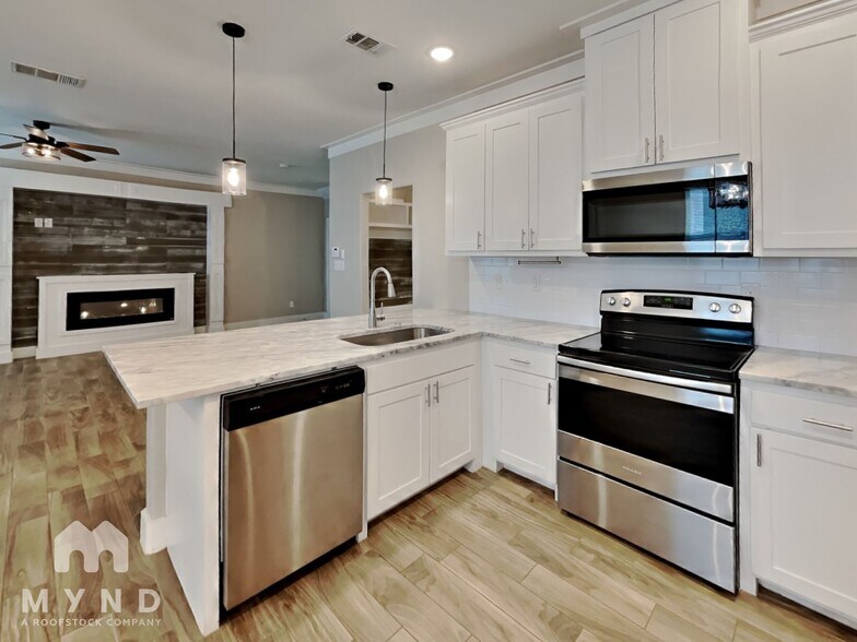 Building Photo - 5517 Van Horn Dr