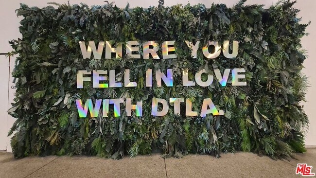 Building Photo - 655 S Hope St