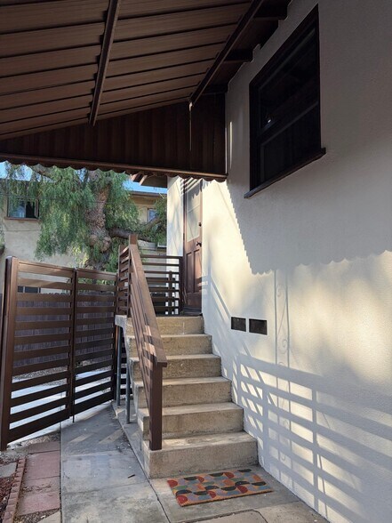 Building Photo - 2297 Glendale Blvd